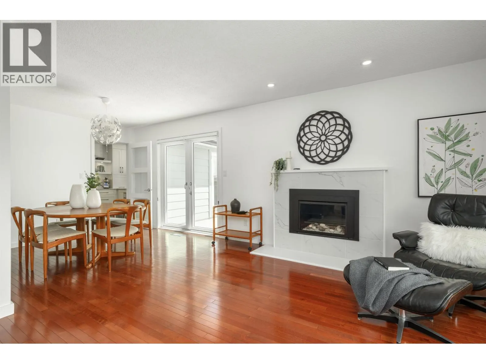 2527 ARUNDEL LANE