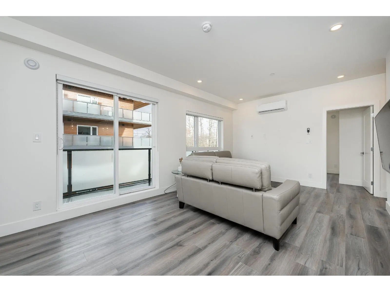 A303 8447 202 STREET