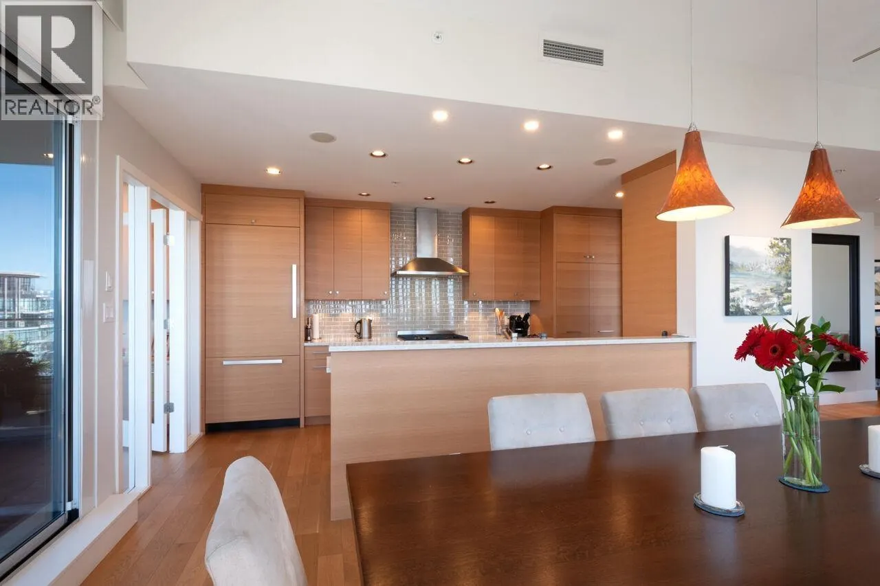 3503 455 BEACH CRESCENT