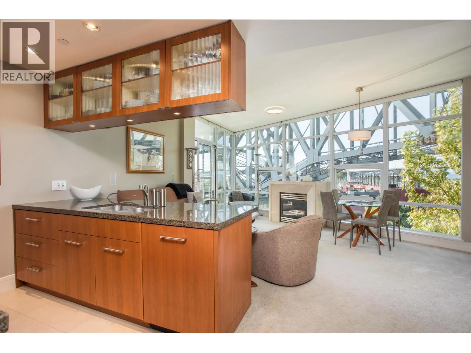 605 628 KINGHORNE MEWS