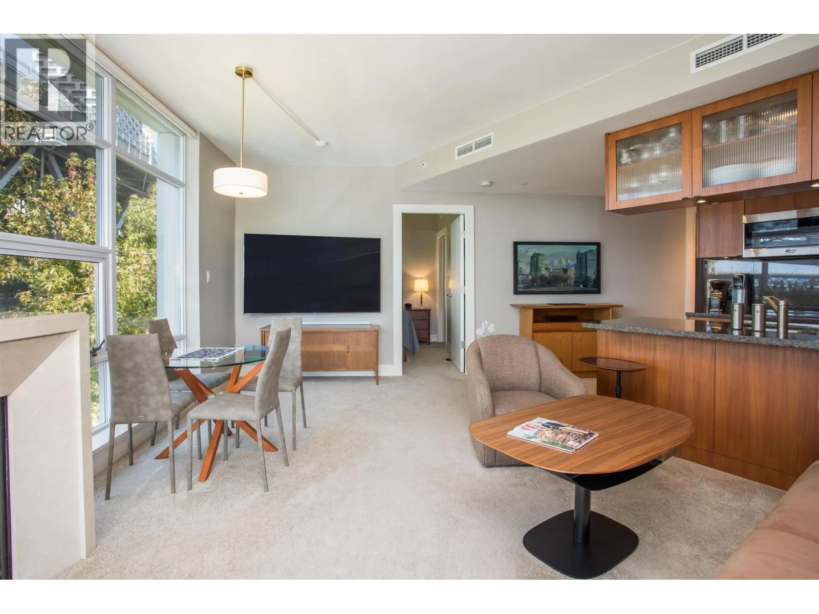 605 628 KINGHORNE MEWS