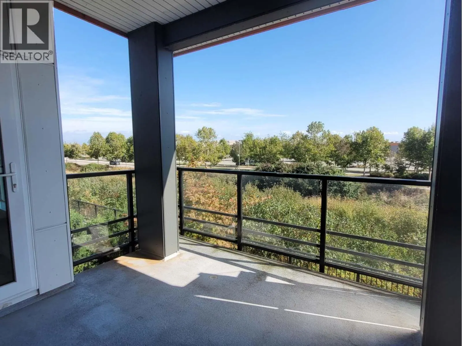 224 1792 STARLING DRIVE
