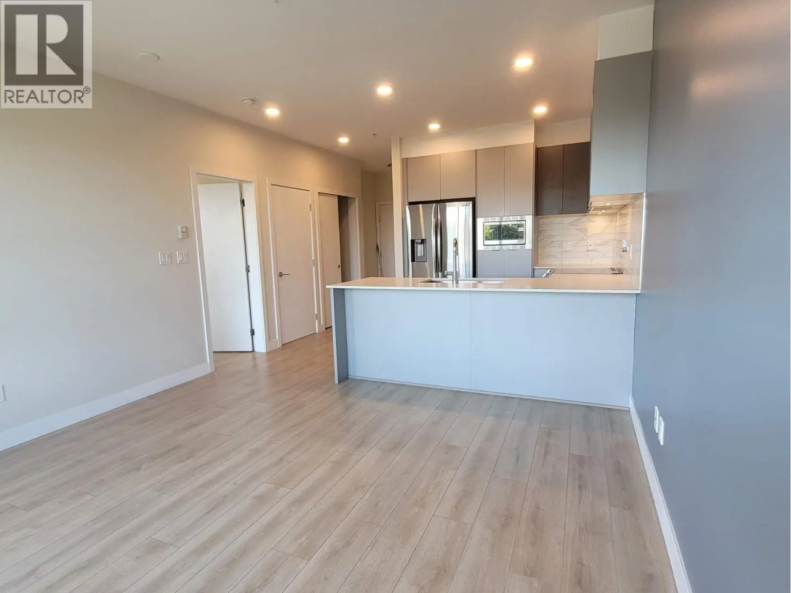 224 1792 STARLING DRIVE
