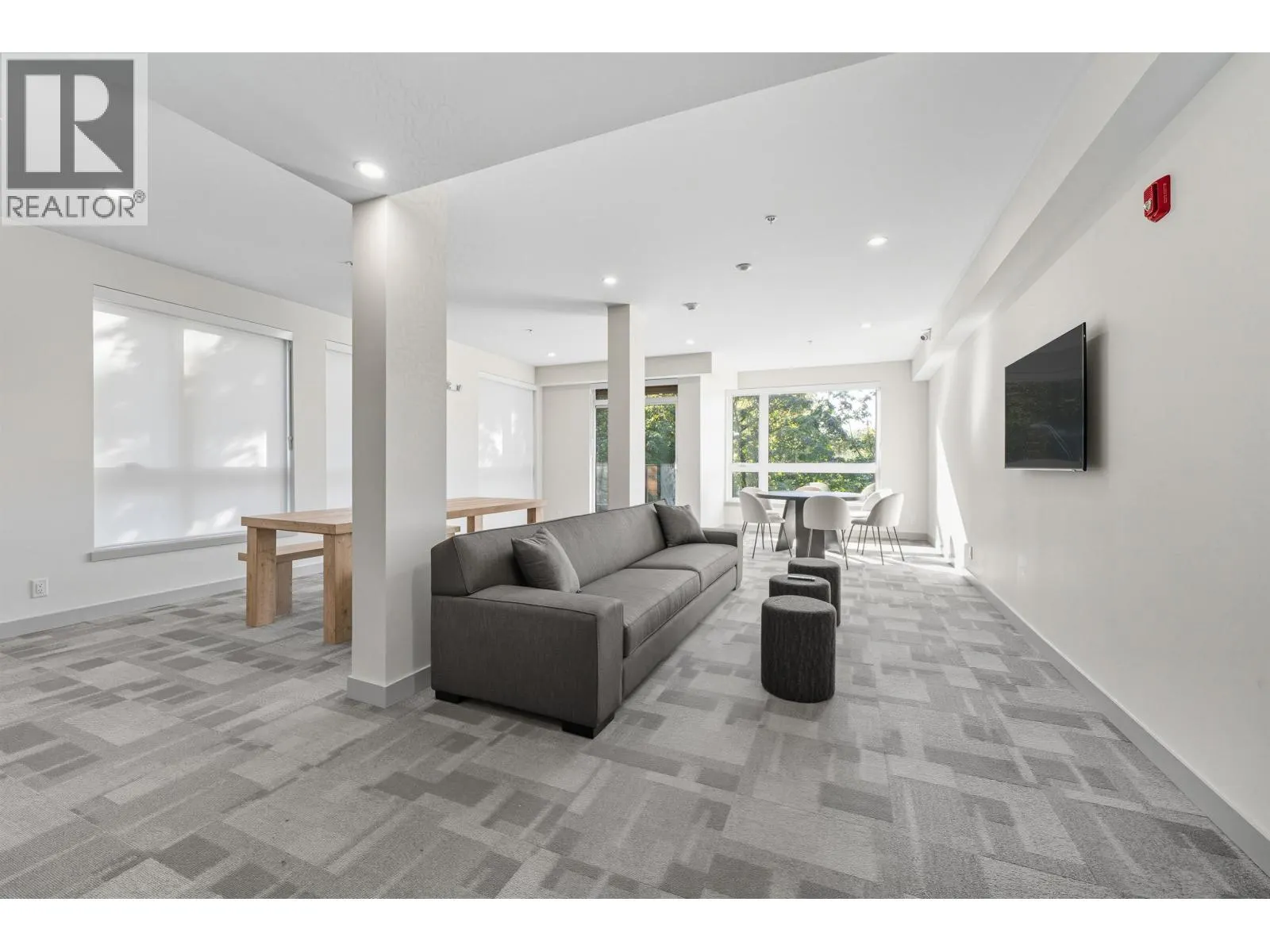 611 150 JAMES ROAD