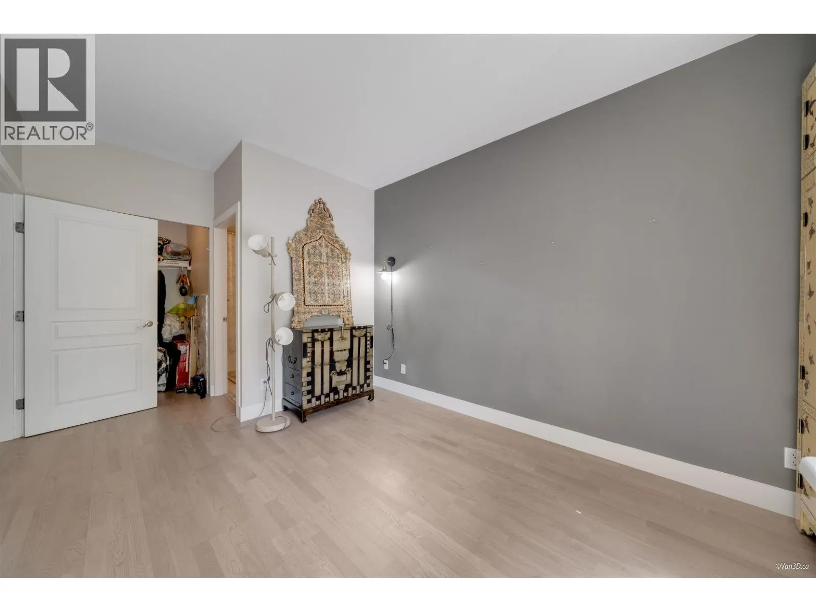 206 2175 SALAL DRIVE