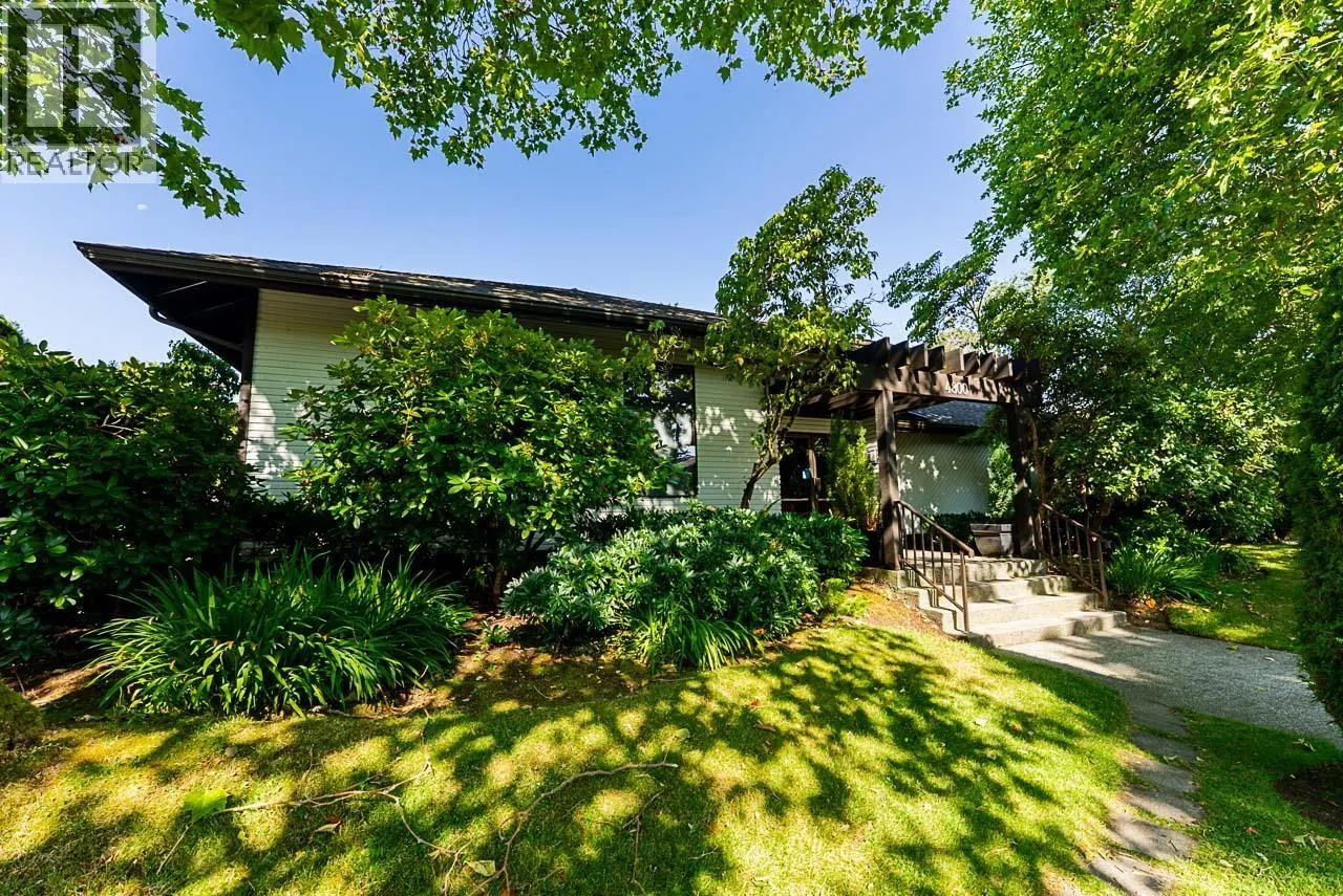 203 9320 PARKSVILLE DRIVE