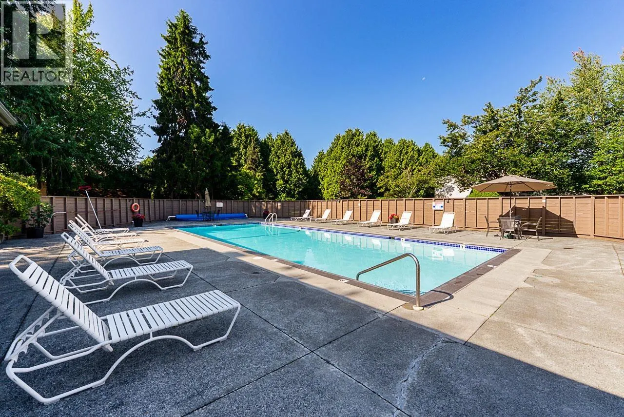 203 9320 PARKSVILLE DRIVE