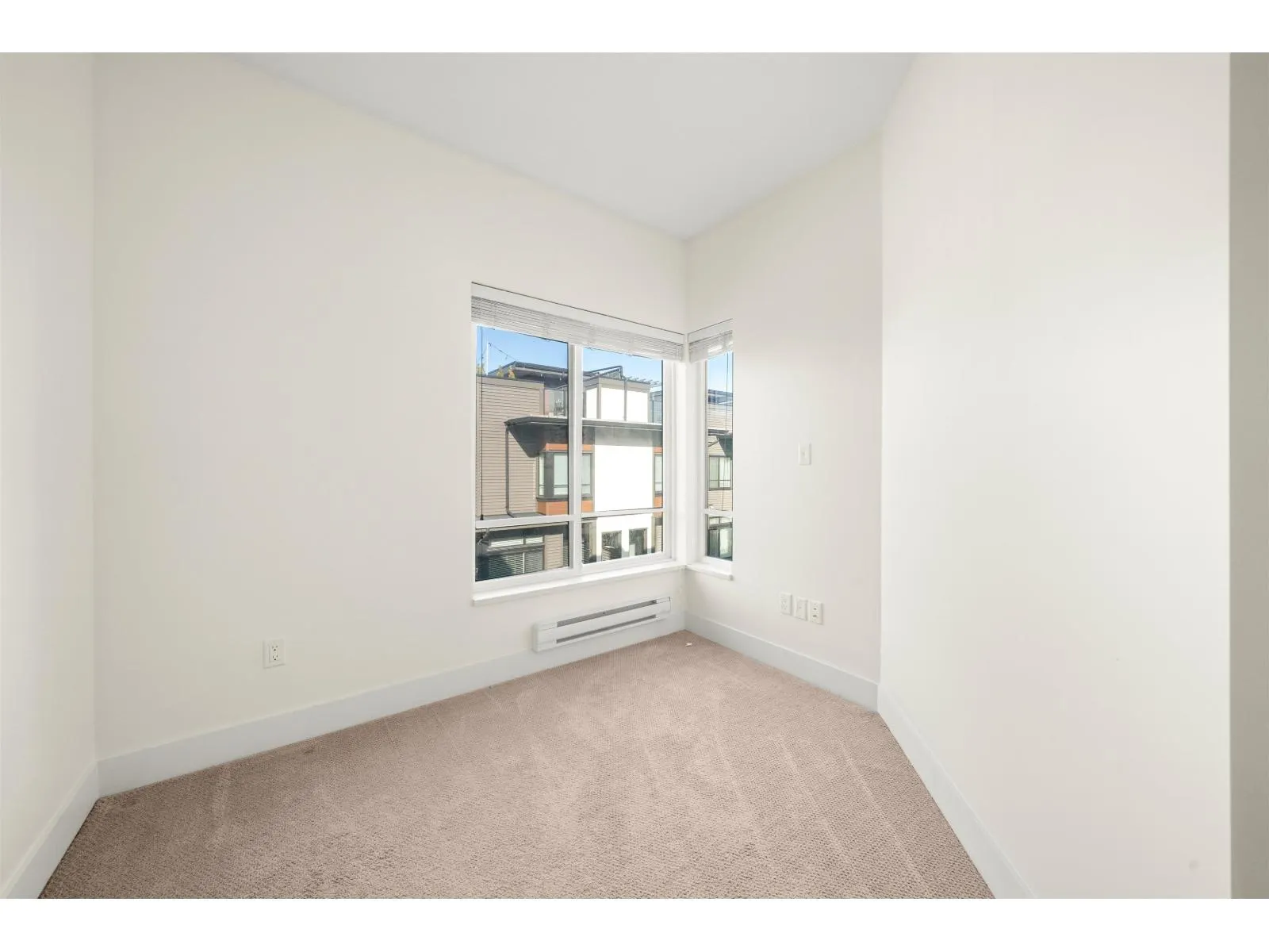 57 7811 209 STREET
