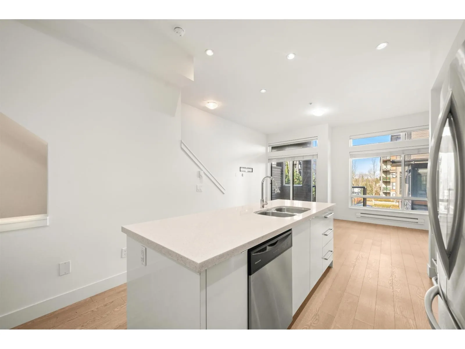 57 7811 209 STREET