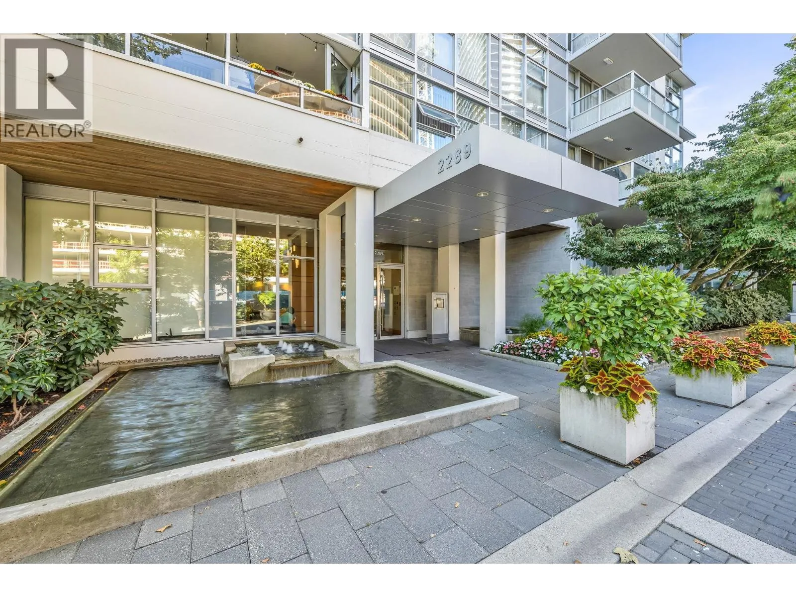 1908 2289 YUKON CRESCENT