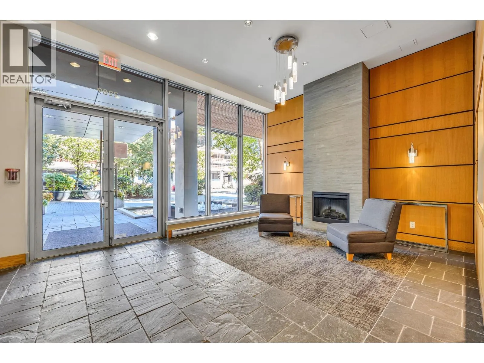 1908 2289 YUKON CRESCENT