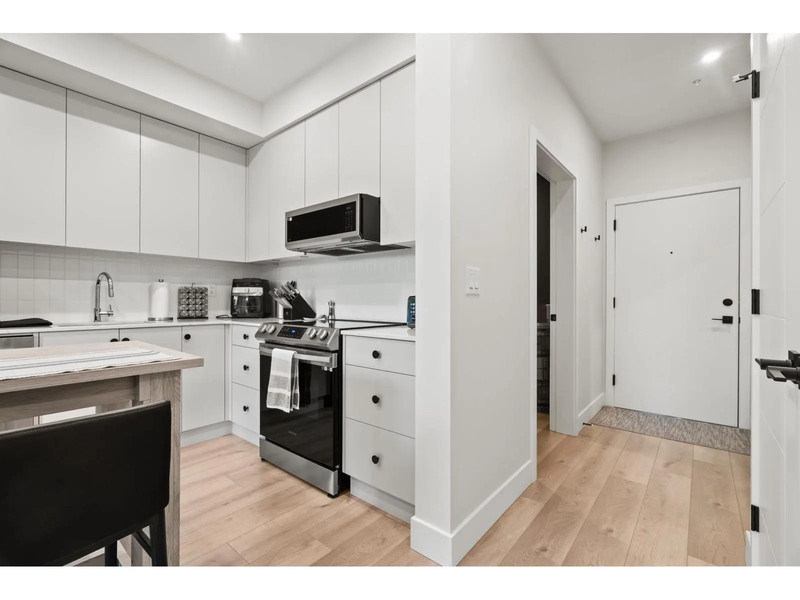 102 45511 CAMPUS DRIVE|Garrison Crossing