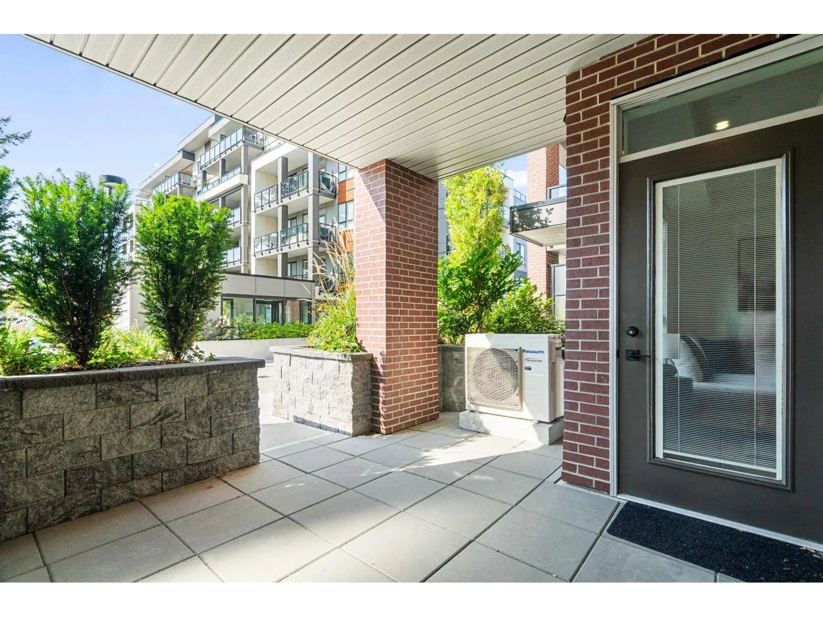 102 45511 CAMPUS DRIVE|Garrison Crossing