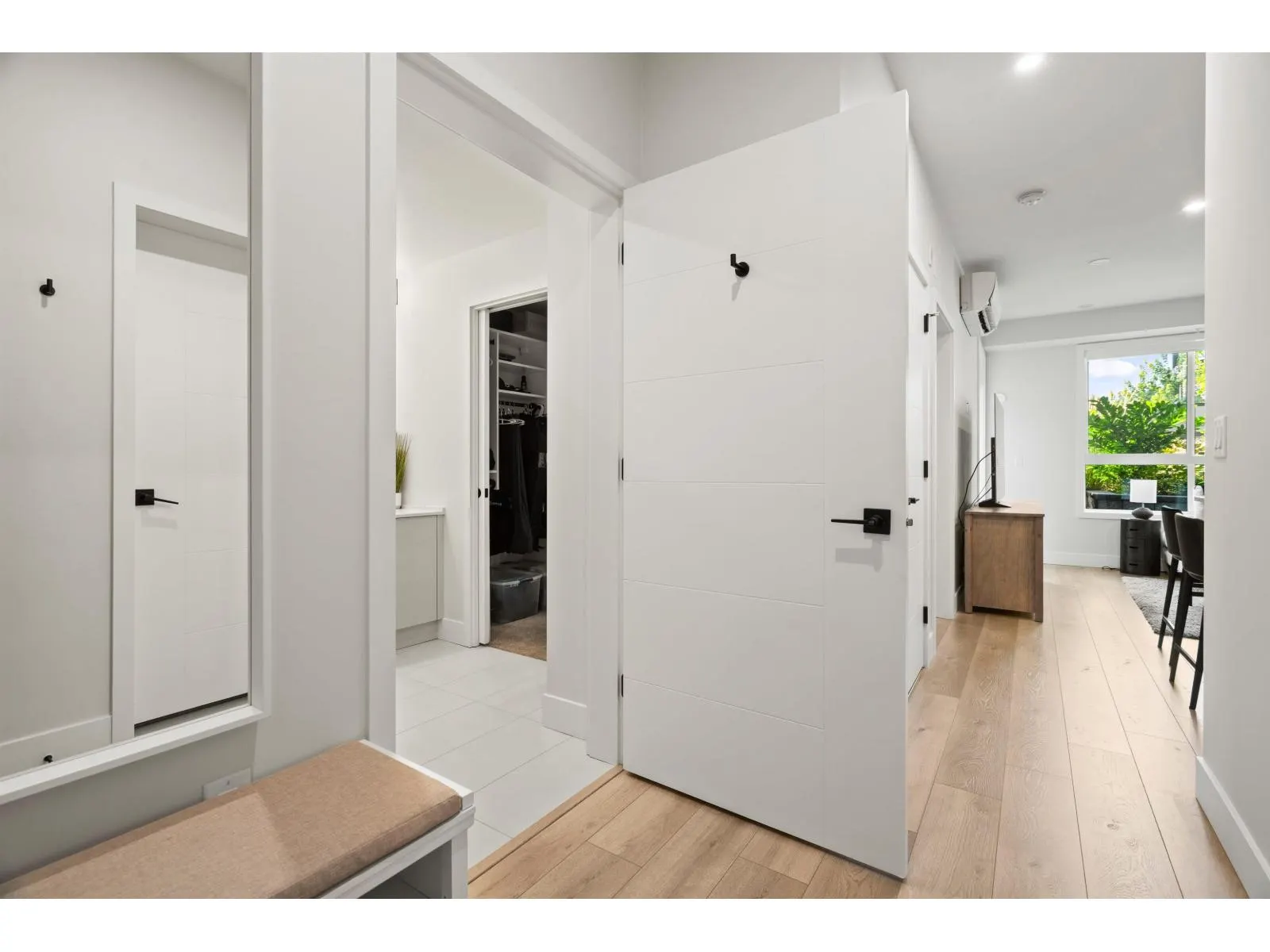 102 45511 CAMPUS DRIVE|Garrison Crossing