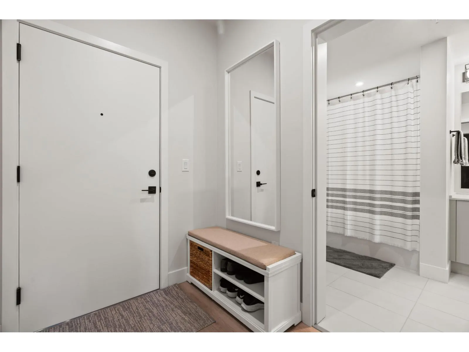 102 45511 CAMPUS DRIVE|Garrison Crossing