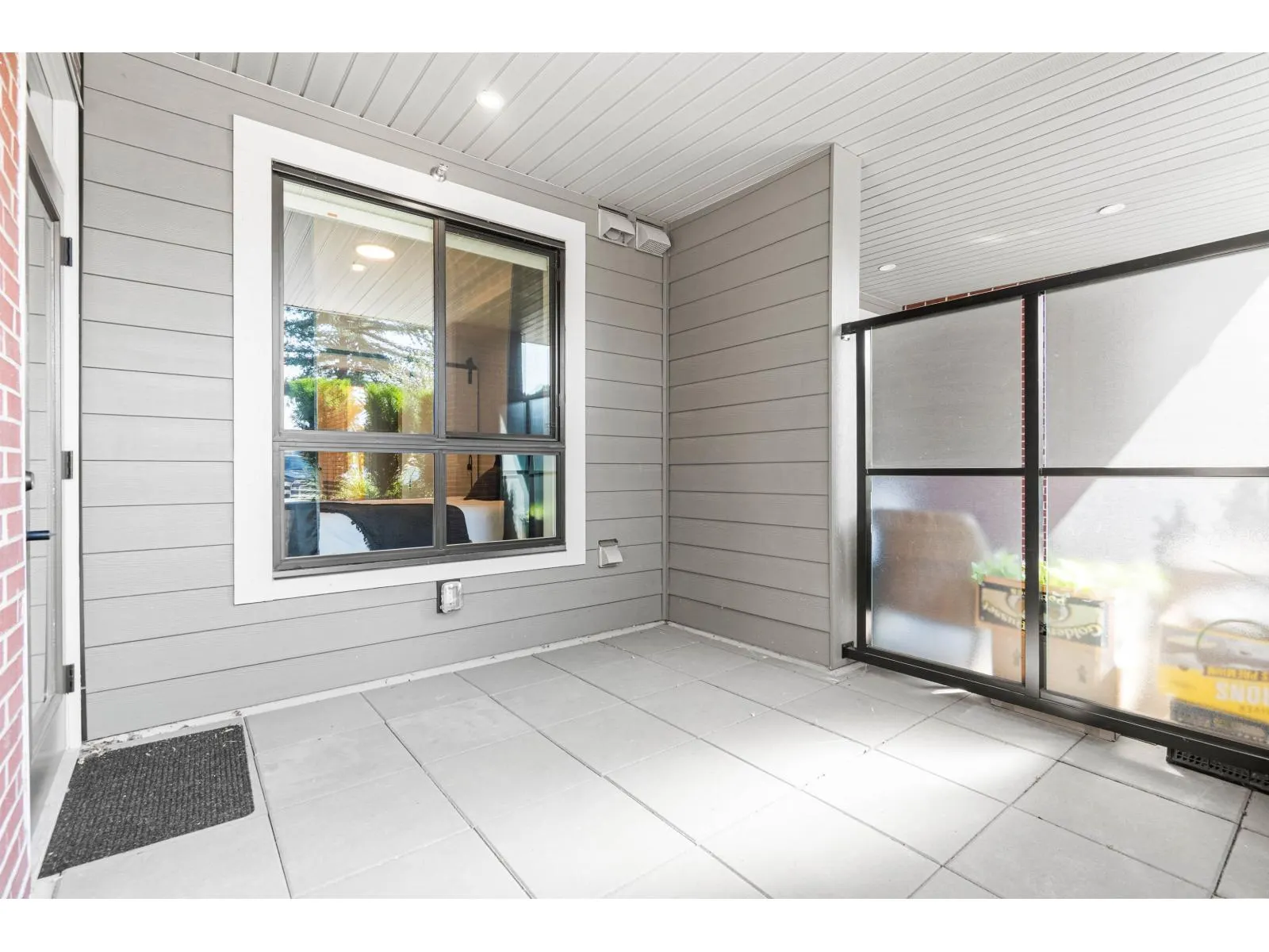 102 45511 CAMPUS DRIVE|Garrison Crossing