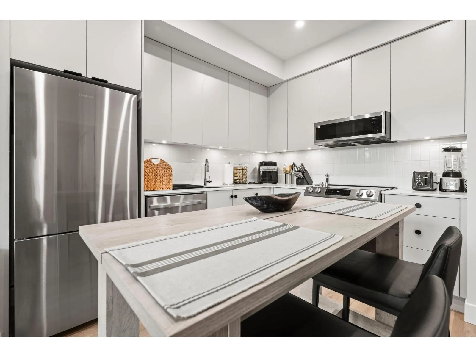 102 45511 CAMPUS DRIVE|Garrison Crossing