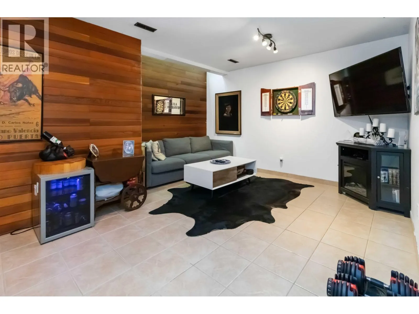 8187 FOREST GROVE DRIVE