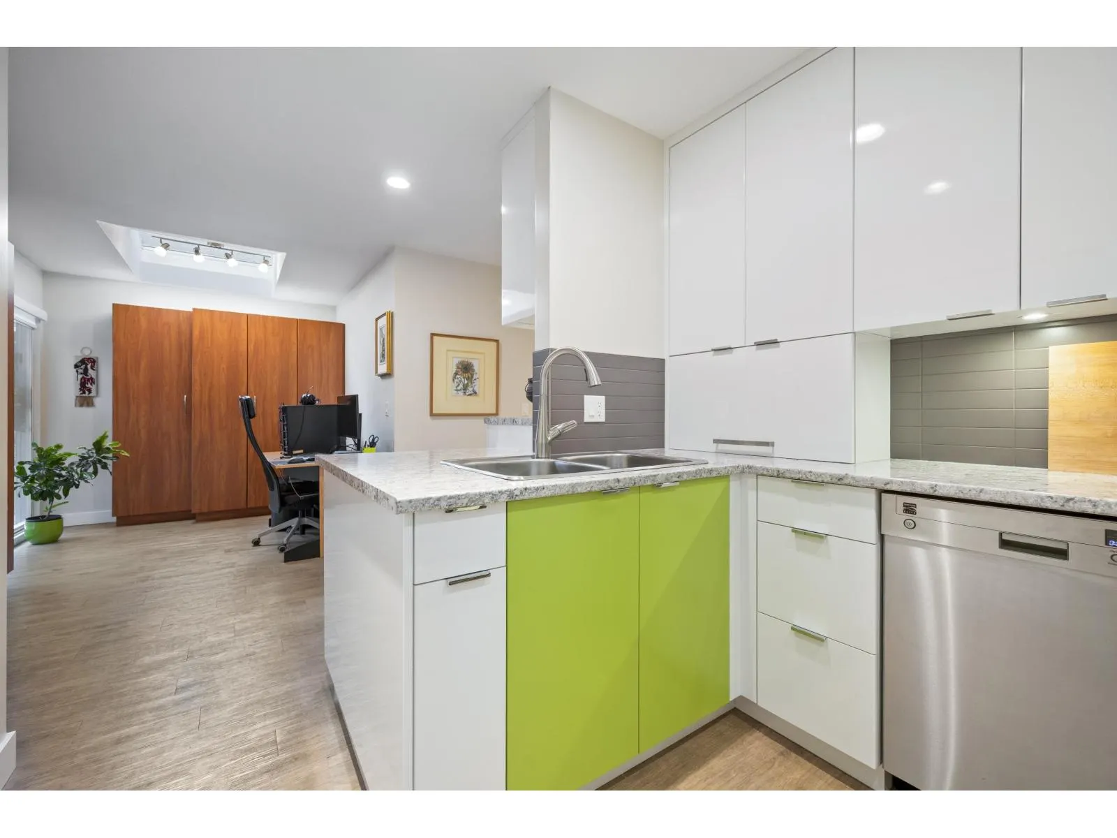 62 8737 212TH STREET