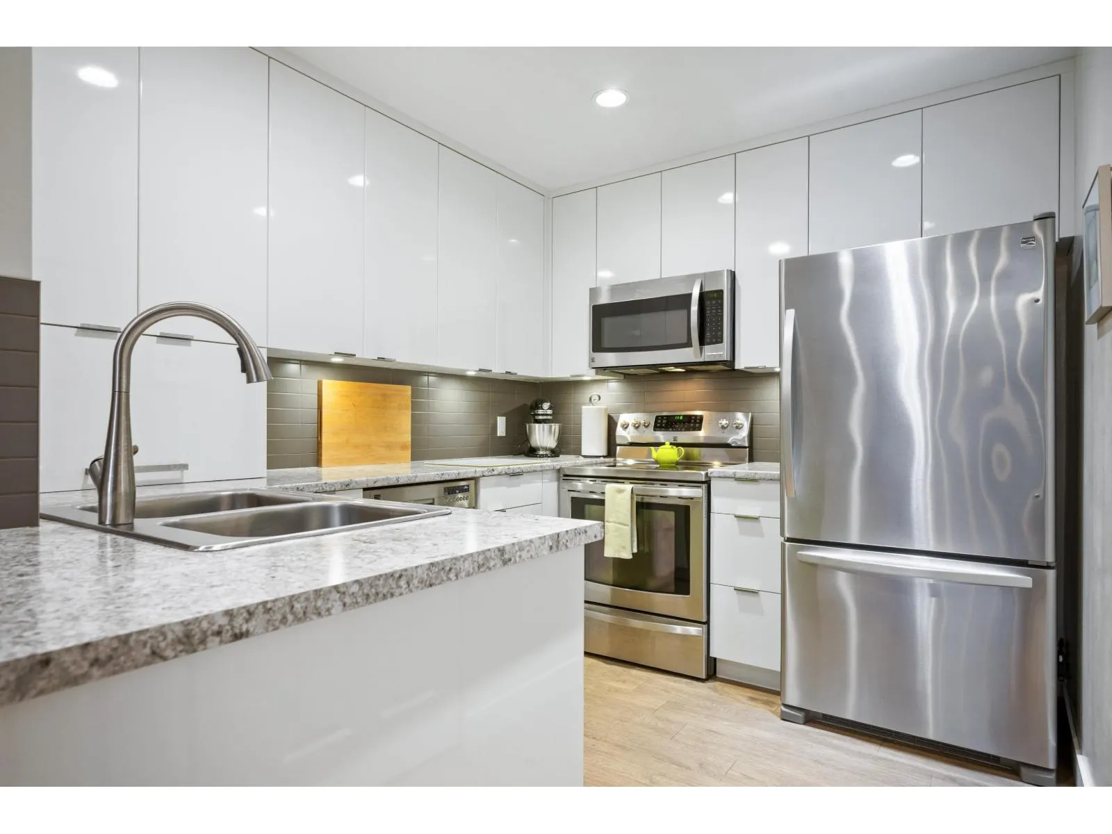 62 8737 212TH STREET