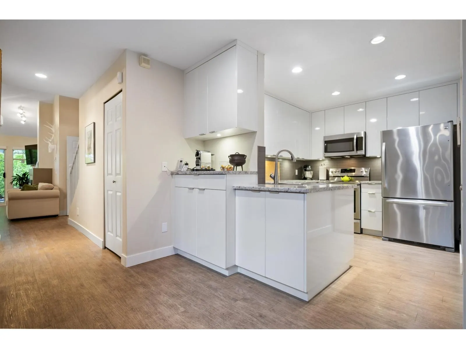 62 8737 212TH STREET
