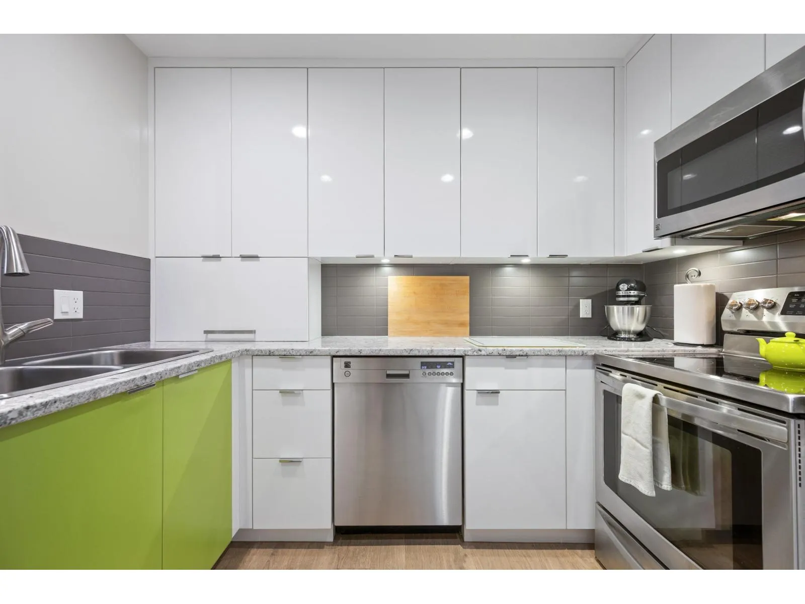 62 8737 212TH STREET