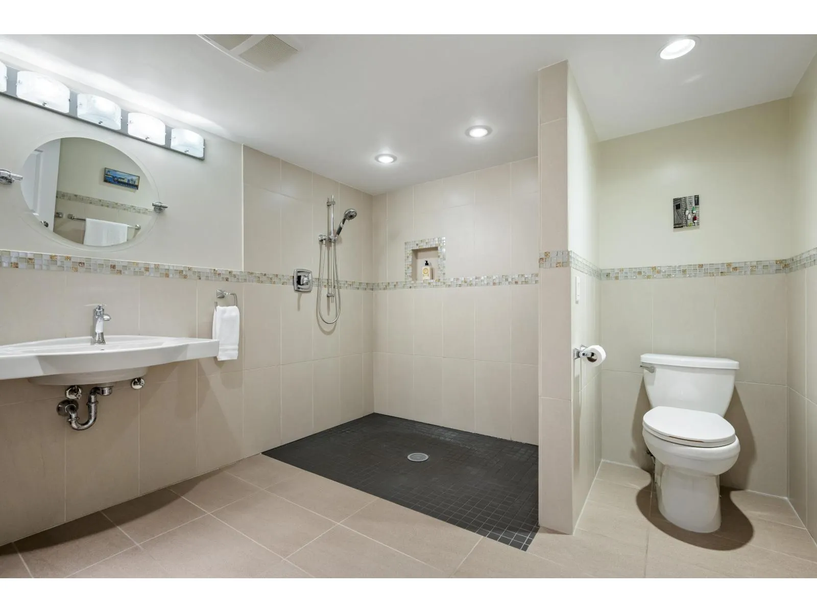 62 8737 212TH STREET