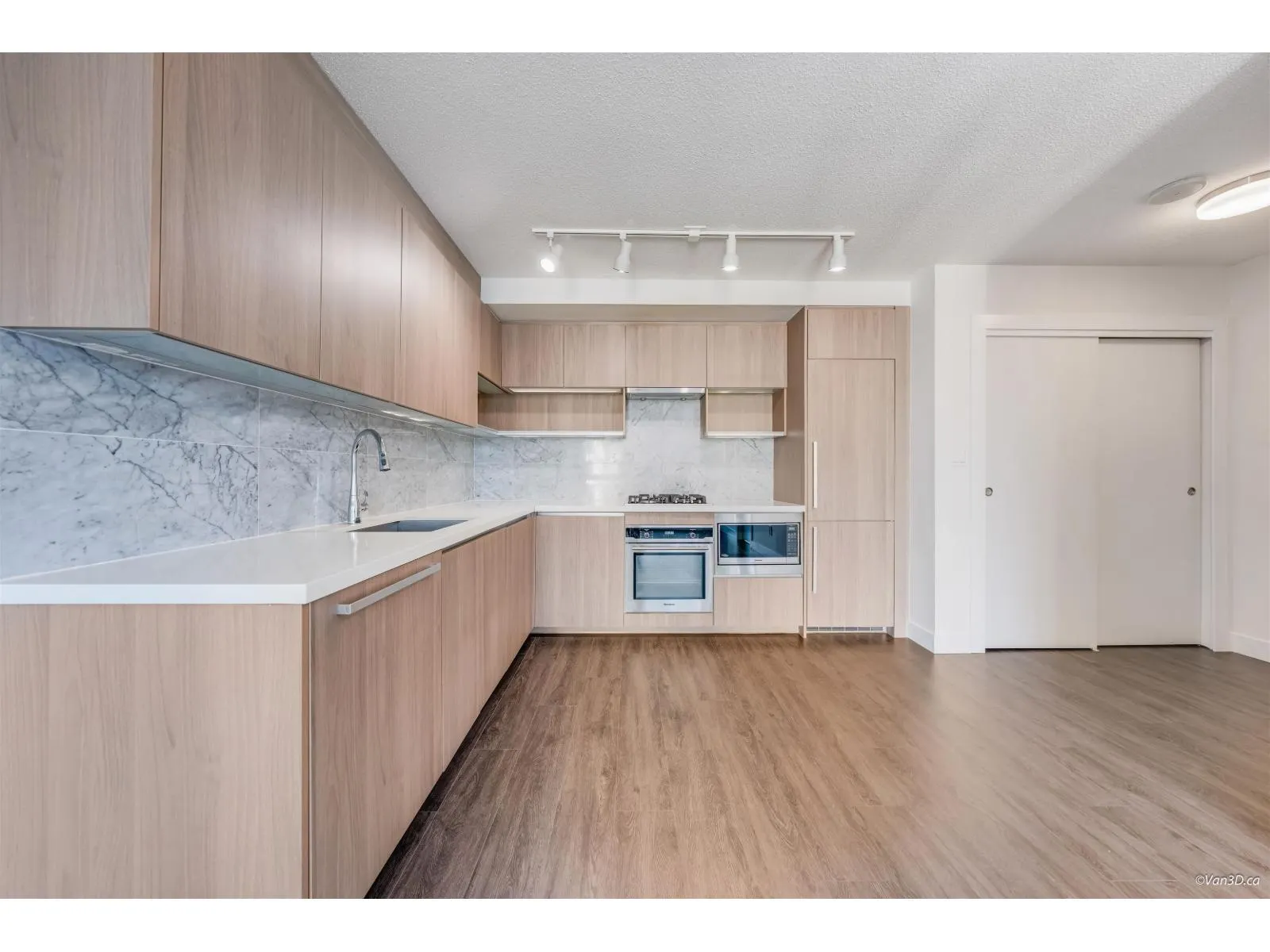 1515 13750 100 AVENUE