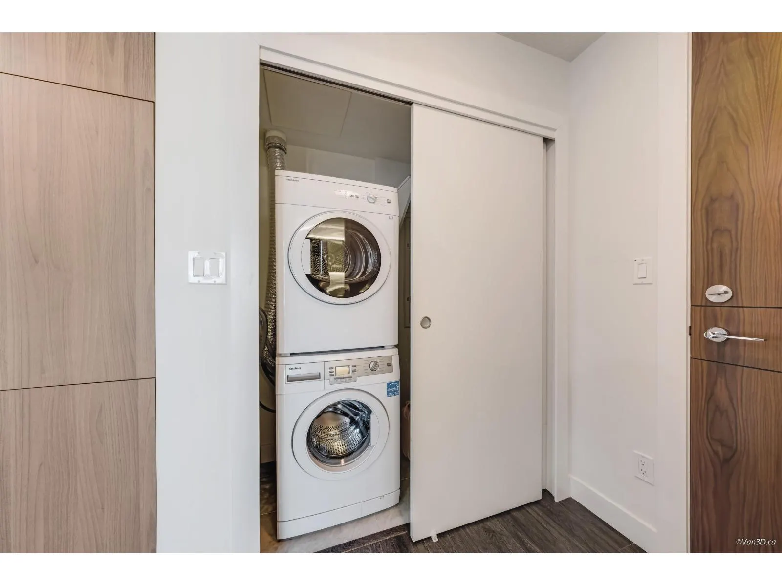 1515 13750 100 AVENUE