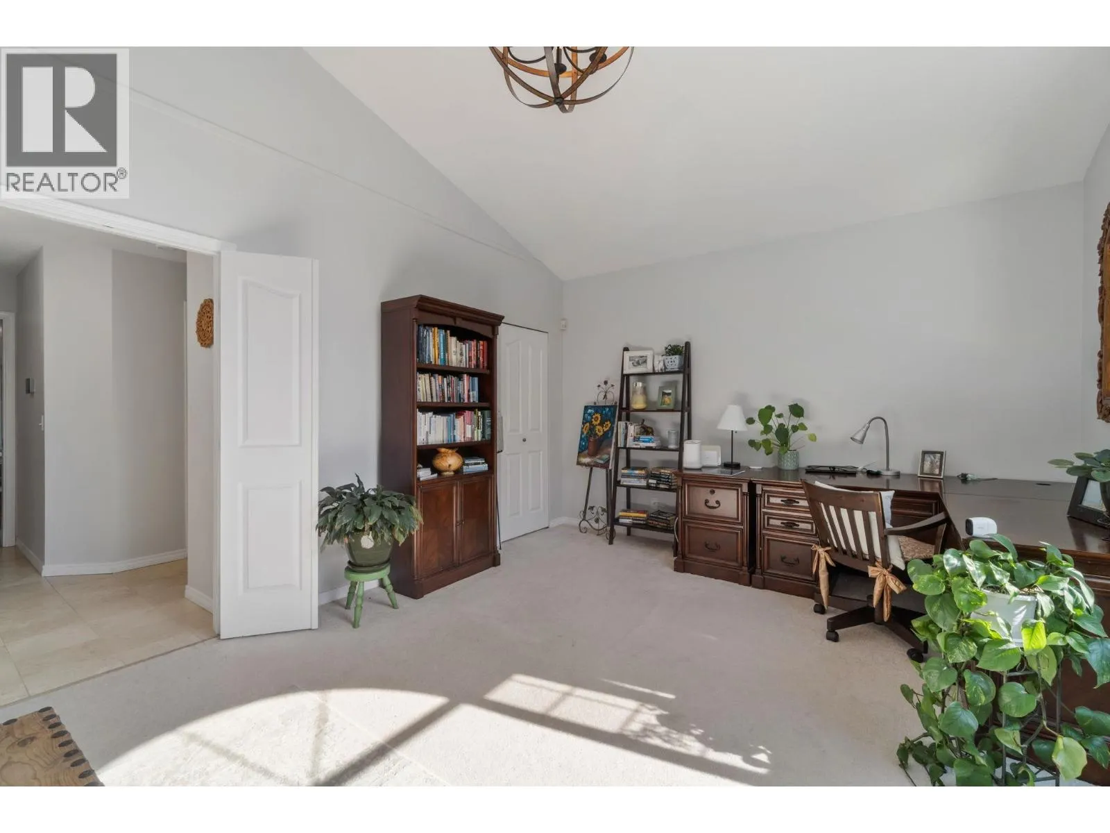 2939 CLIFFROSE CRESCENT