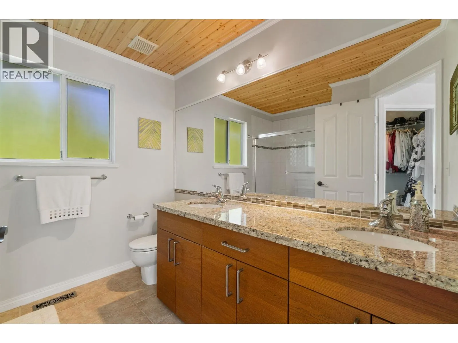 2939 CLIFFROSE CRESCENT