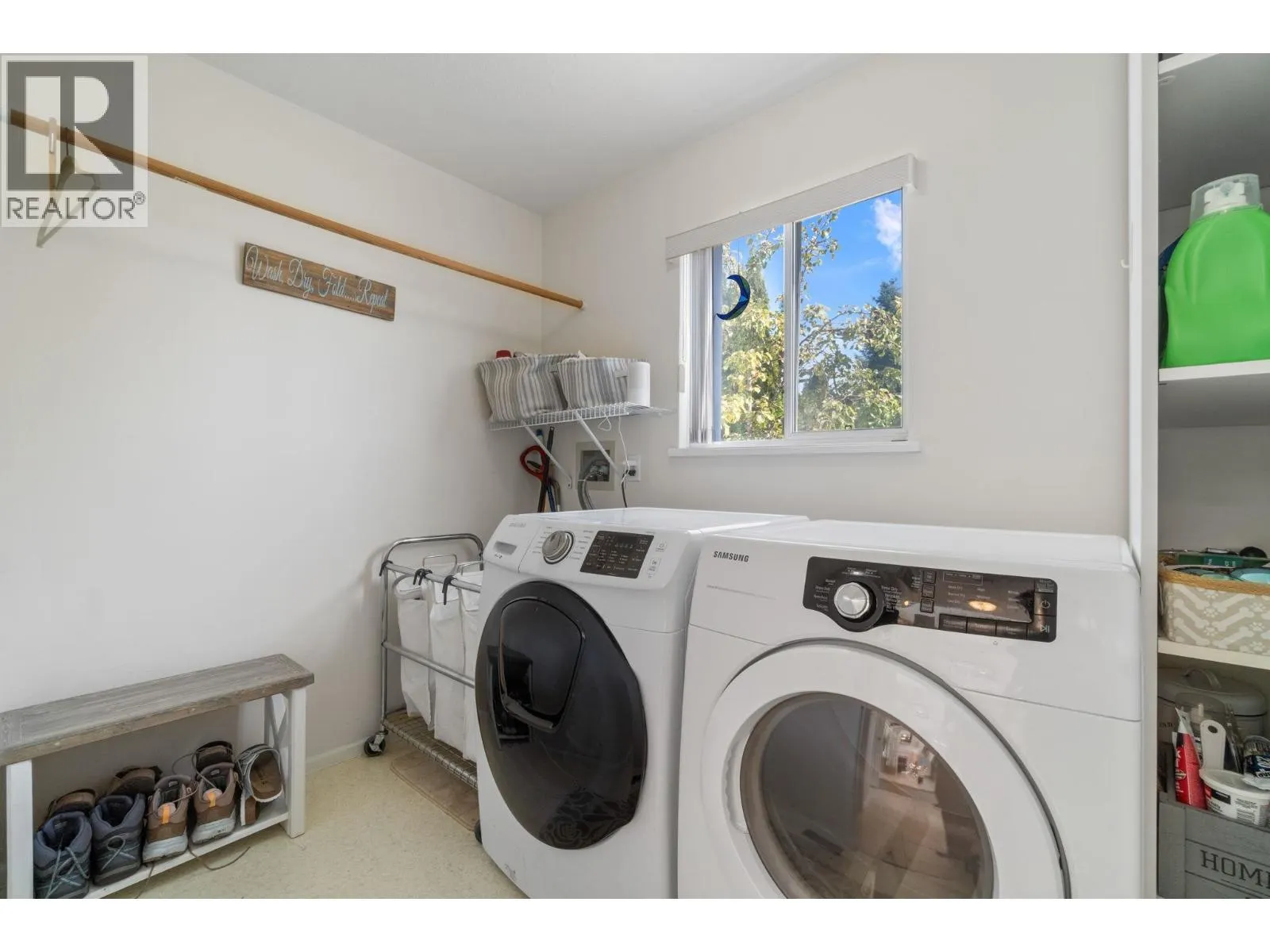 2939 CLIFFROSE CRESCENT