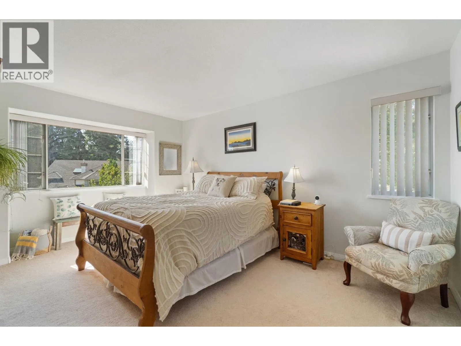 2939 CLIFFROSE CRESCENT