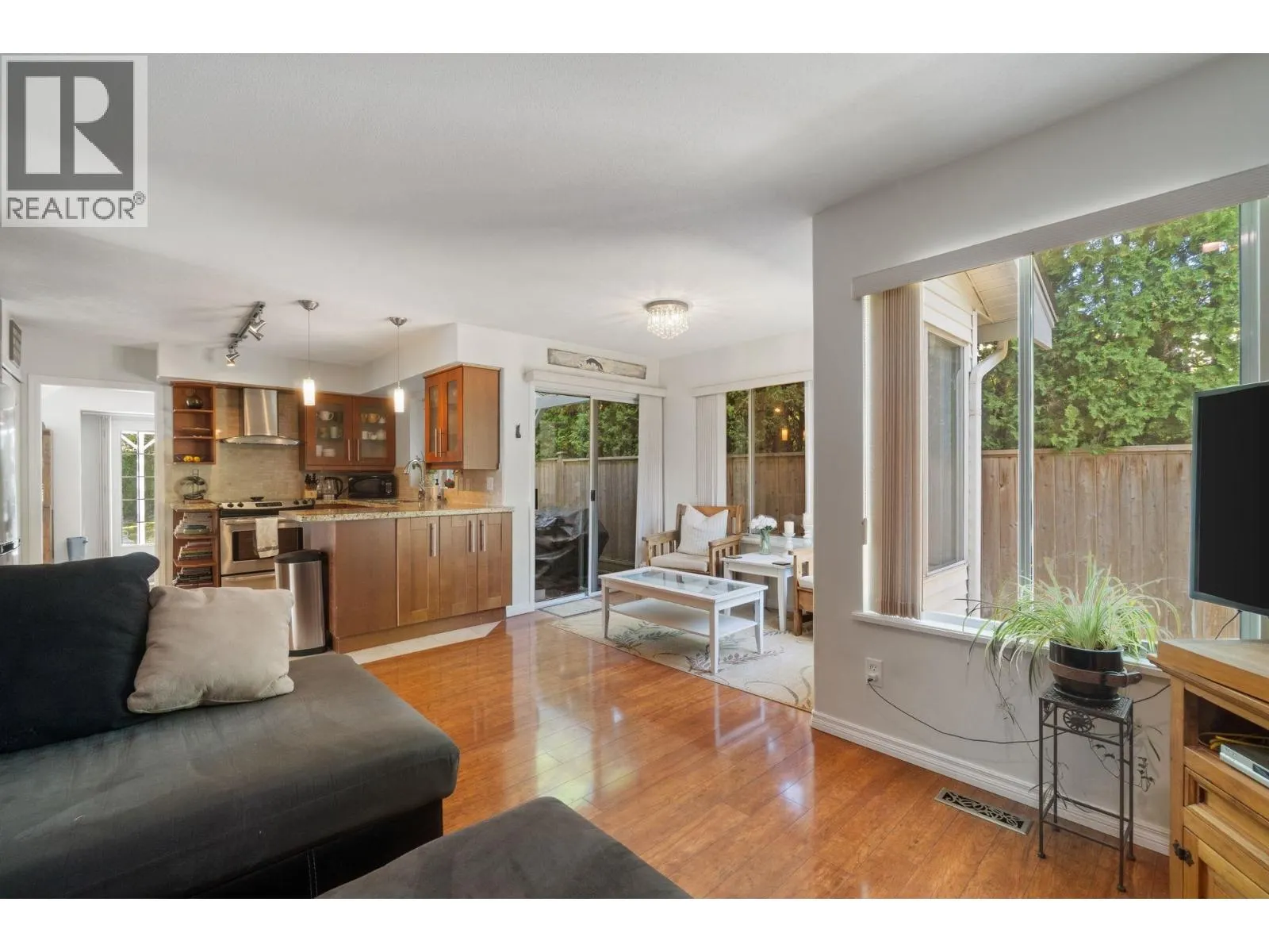 2939 CLIFFROSE CRESCENT