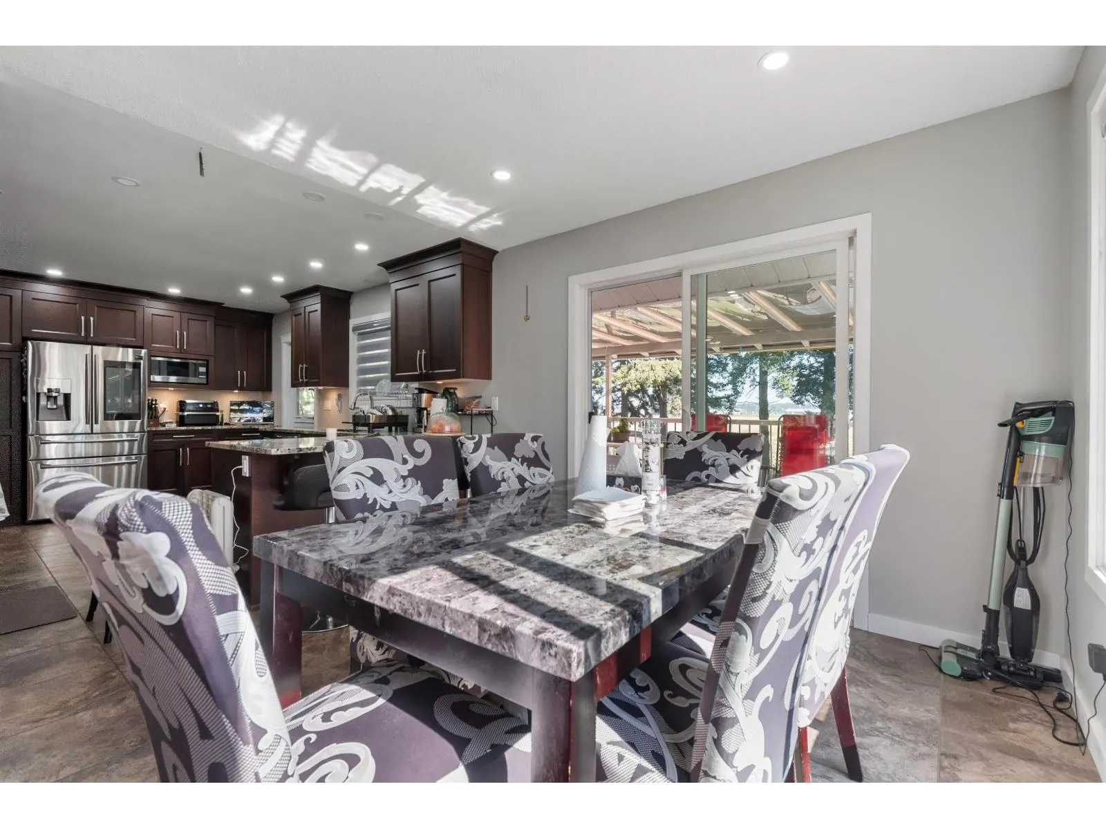 5460 INTERPROVINCIAL HIGHWAY
