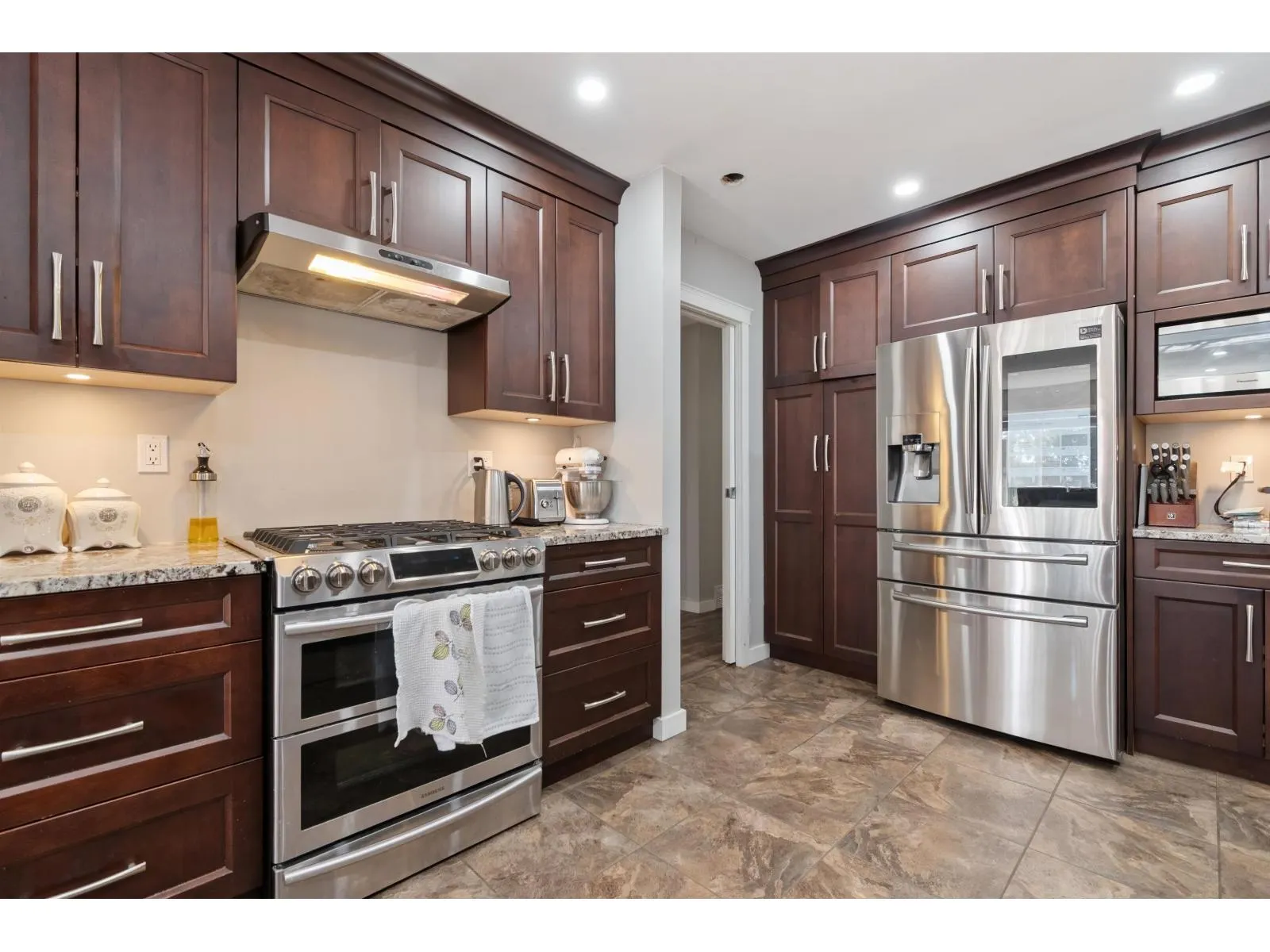 5460 INTERPROVINCIAL HIGHWAY