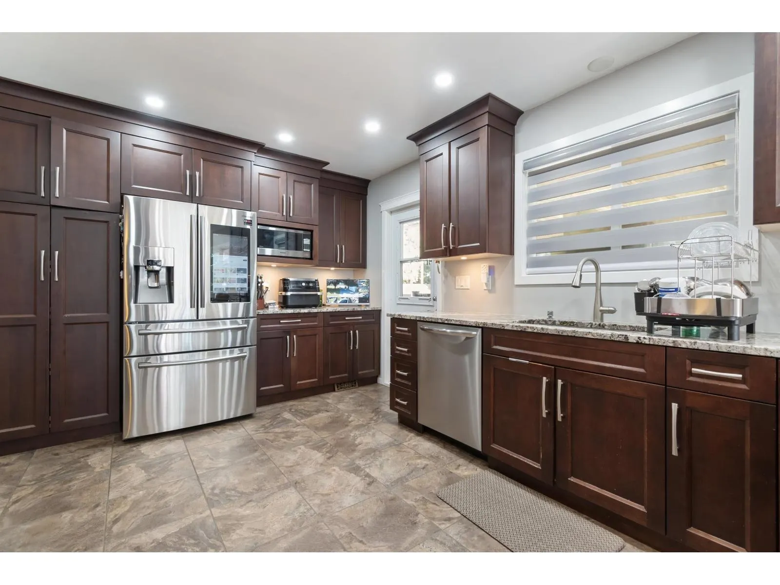 5460 INTERPROVINCIAL HIGHWAY