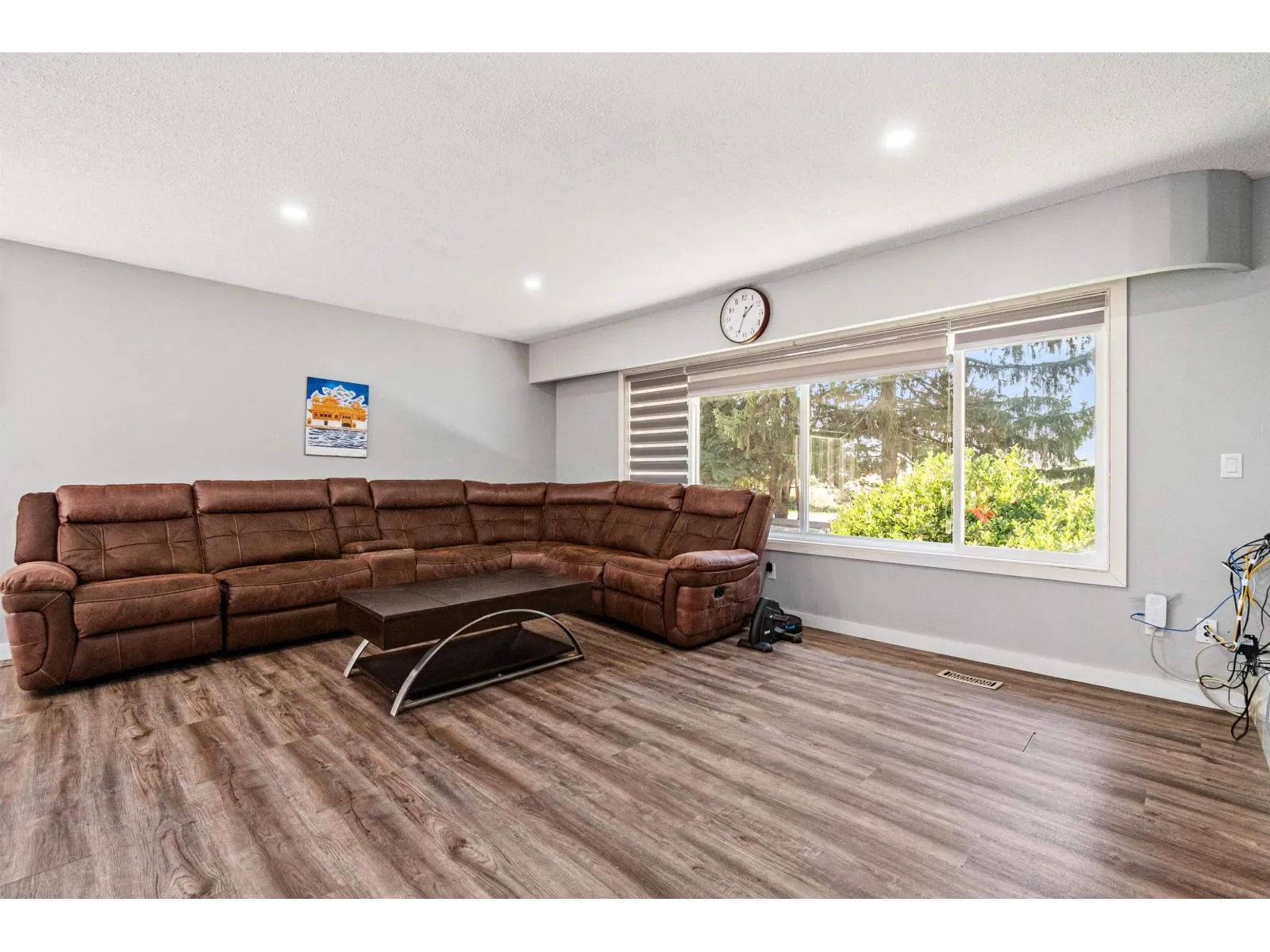 5460 INTERPROVINCIAL HIGHWAY
