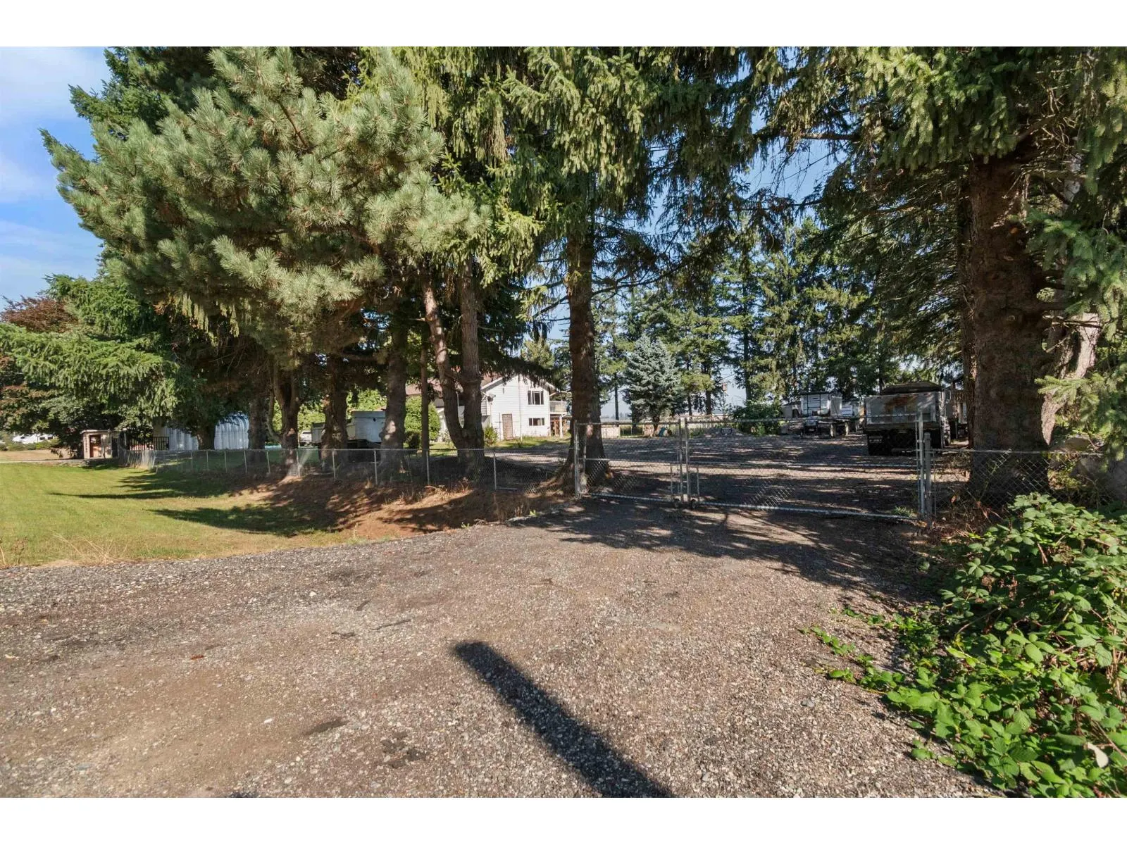 5460 INTERPROVINCIAL HIGHWAY