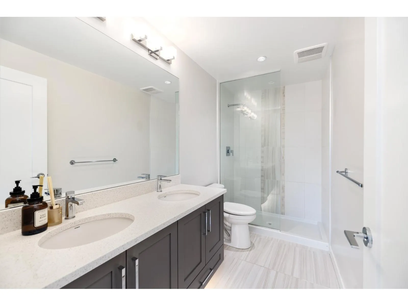 D203 20211 66 AVENUE