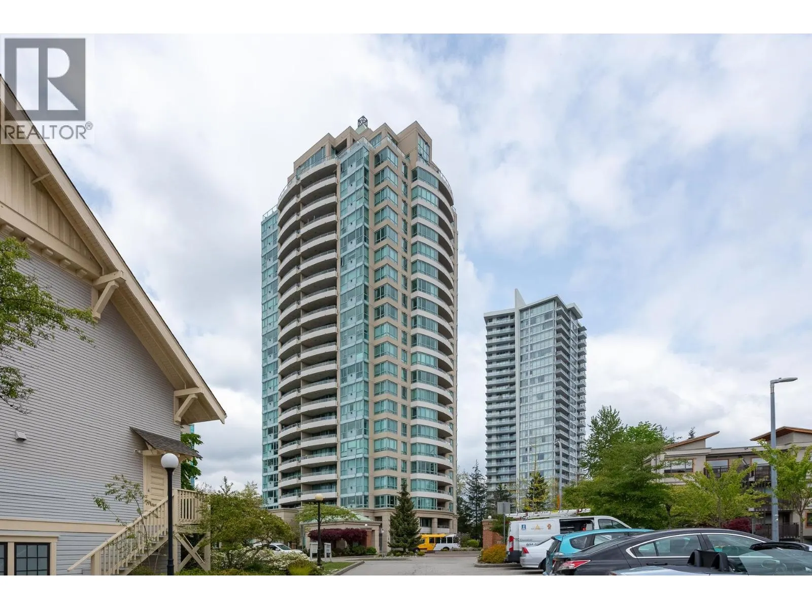 905 6659 SOUTHOAKS CRESCENT