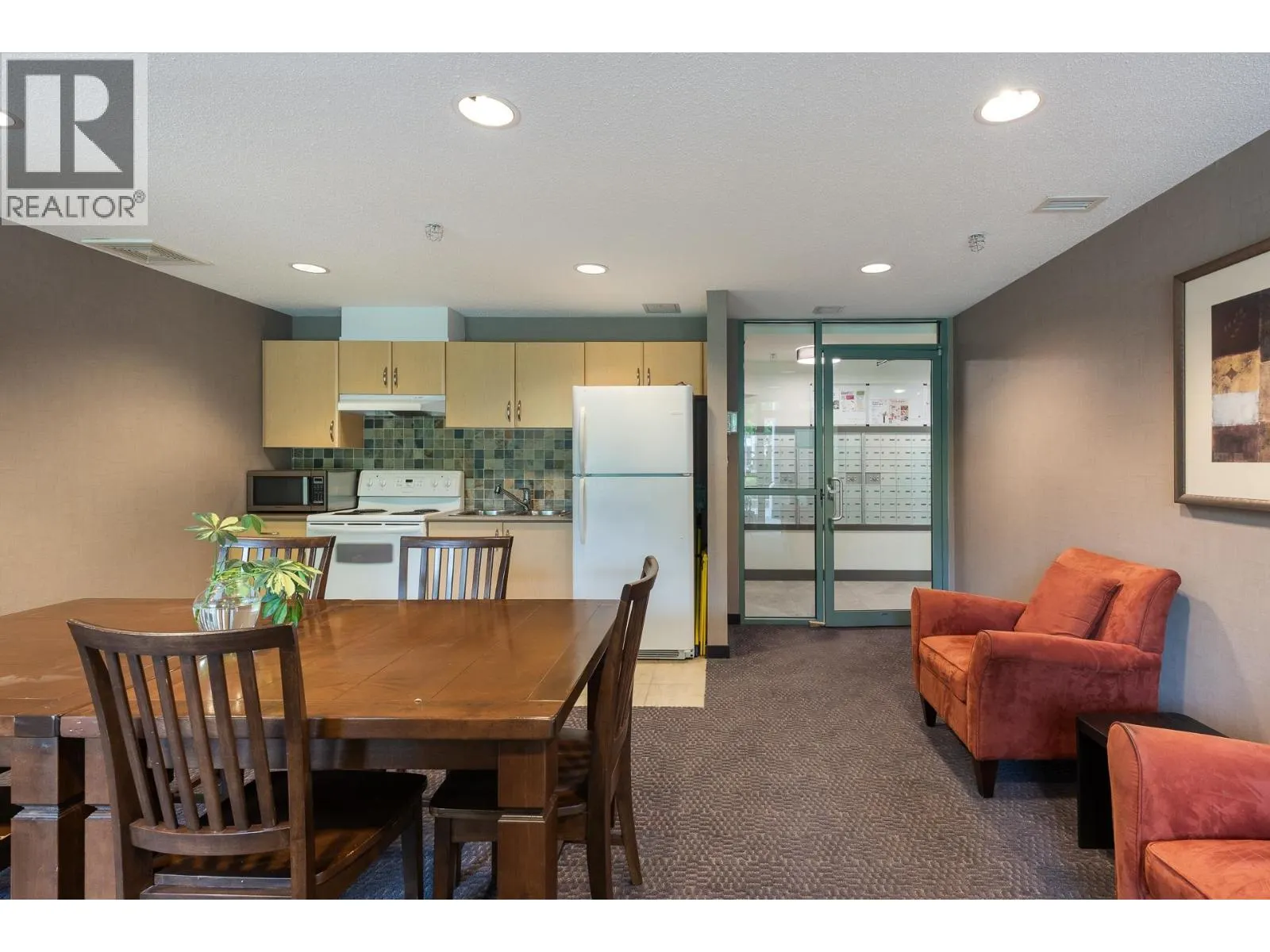 905 6659 SOUTHOAKS CRESCENT