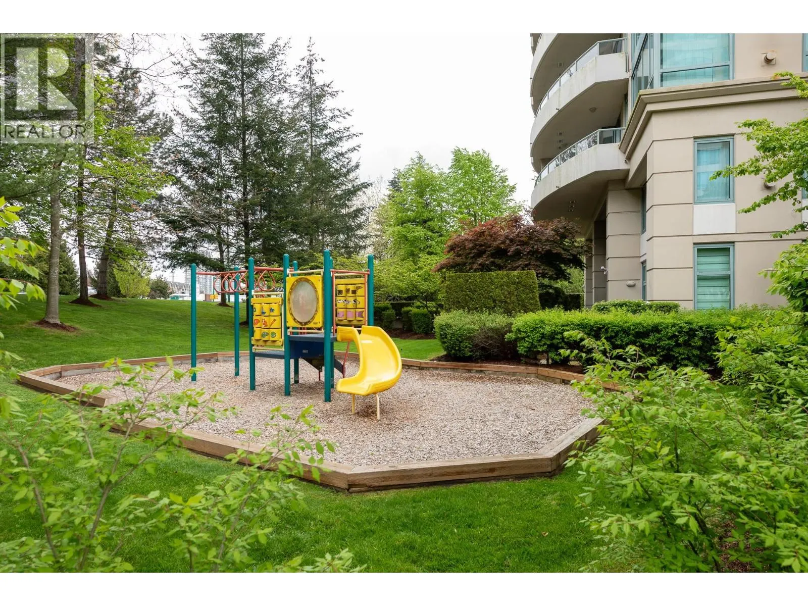 905 6659 SOUTHOAKS CRESCENT