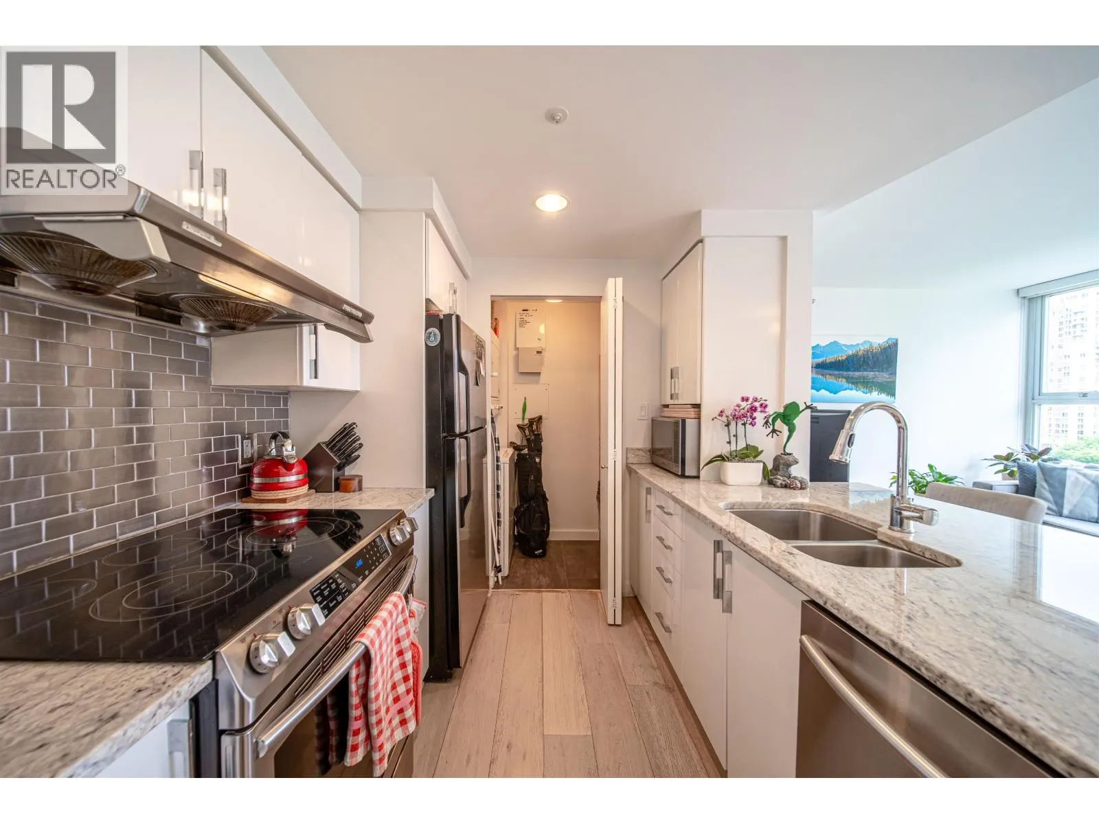 1603 1008 CAMBIE STREET