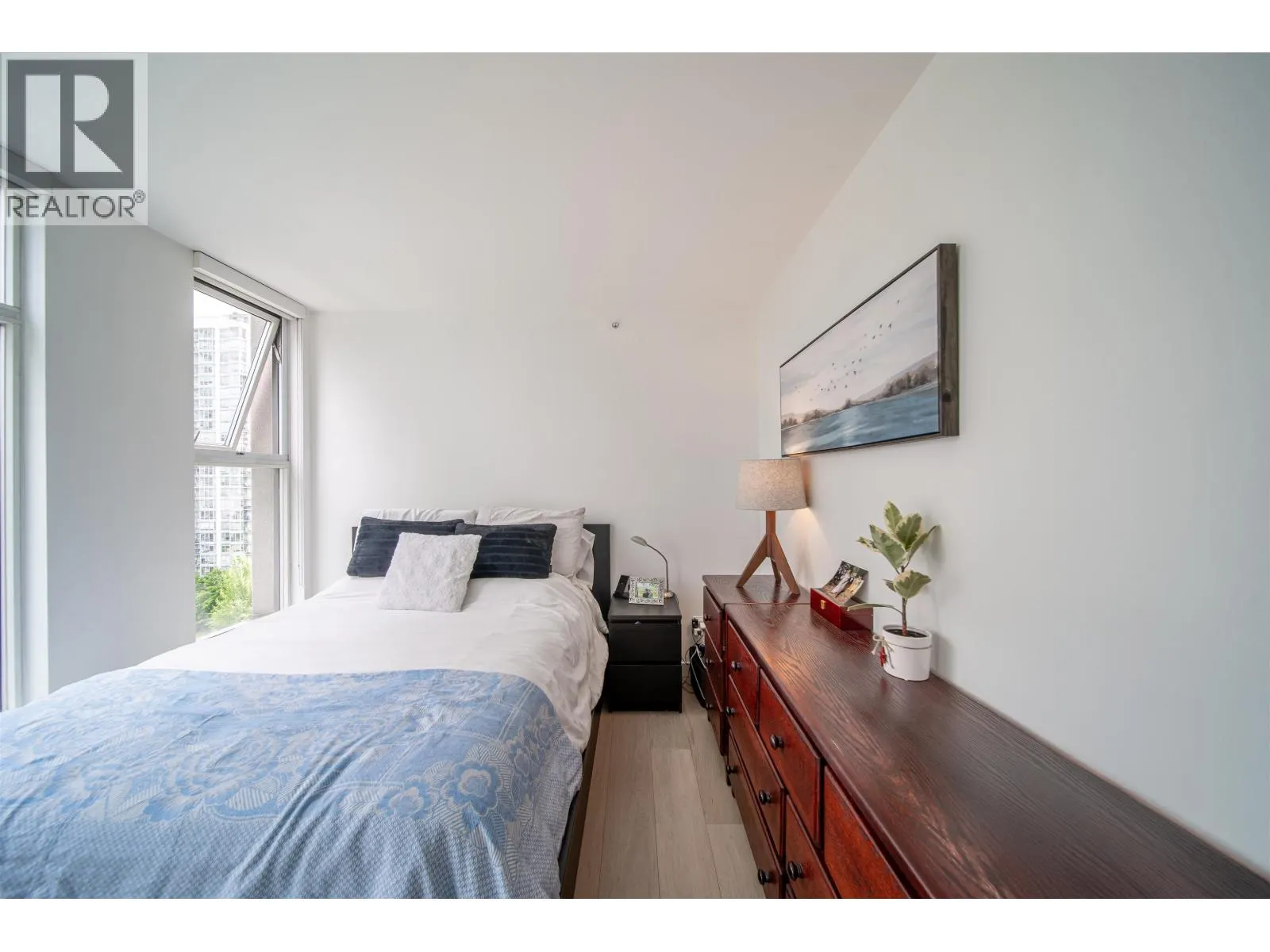 1603 1008 CAMBIE STREET