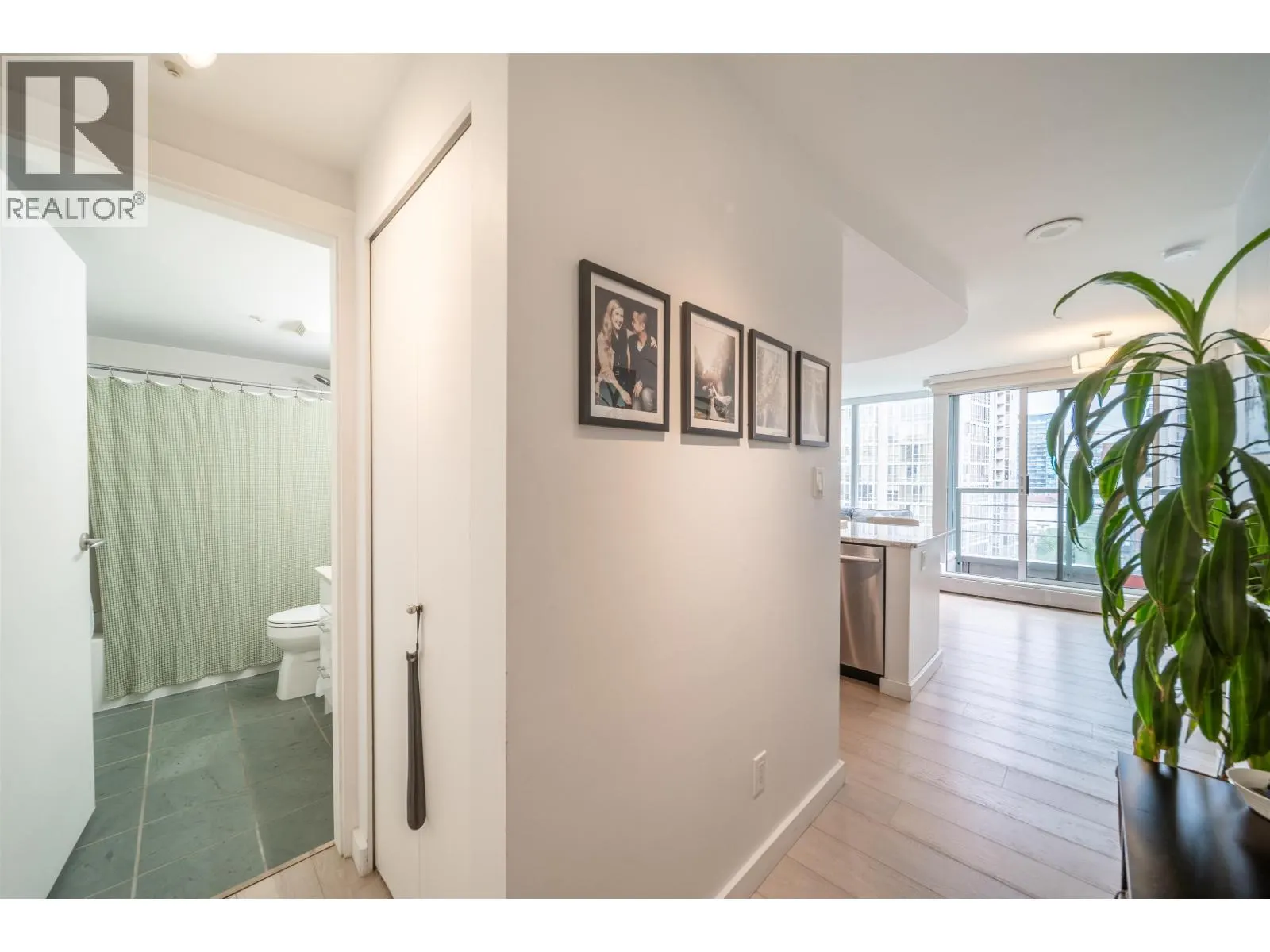 1603 1008 CAMBIE STREET