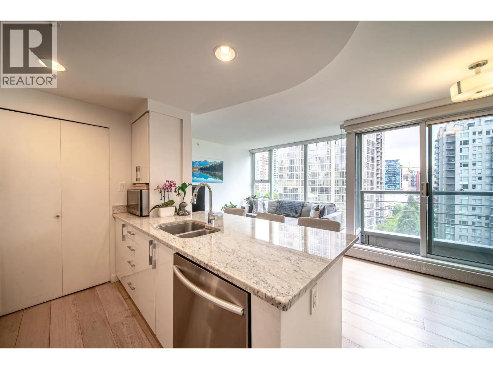 1603 1008 CAMBIE STREET