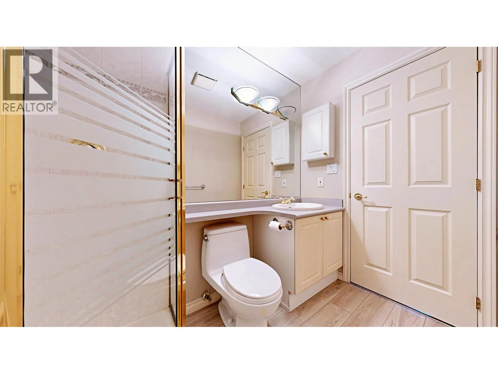 702 1400 VIEW CRESCENT