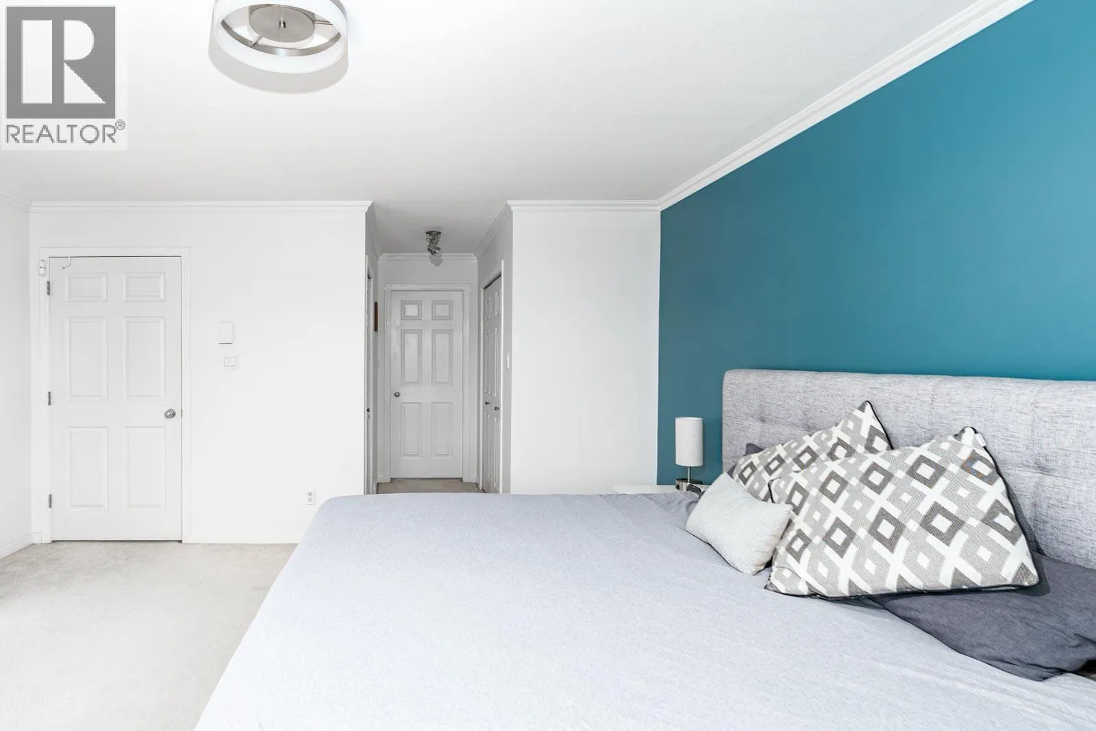 1 252 W 13TH STREET
