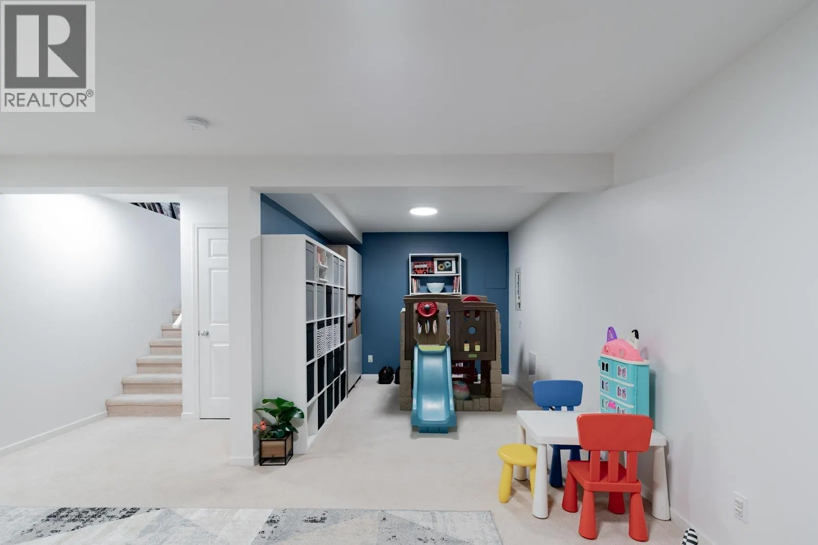 1 252 W 13TH STREET